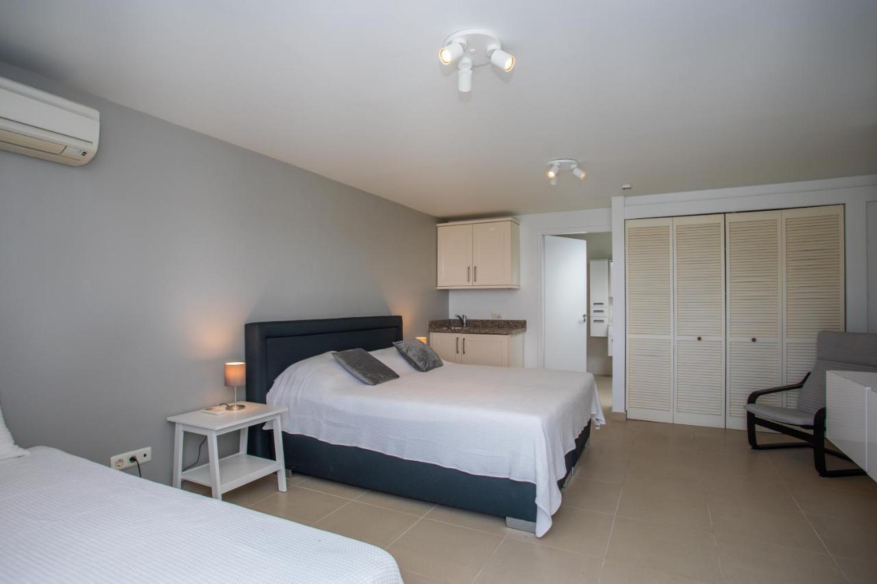 Blue Bay Beach Apartments Eksteriør bilde