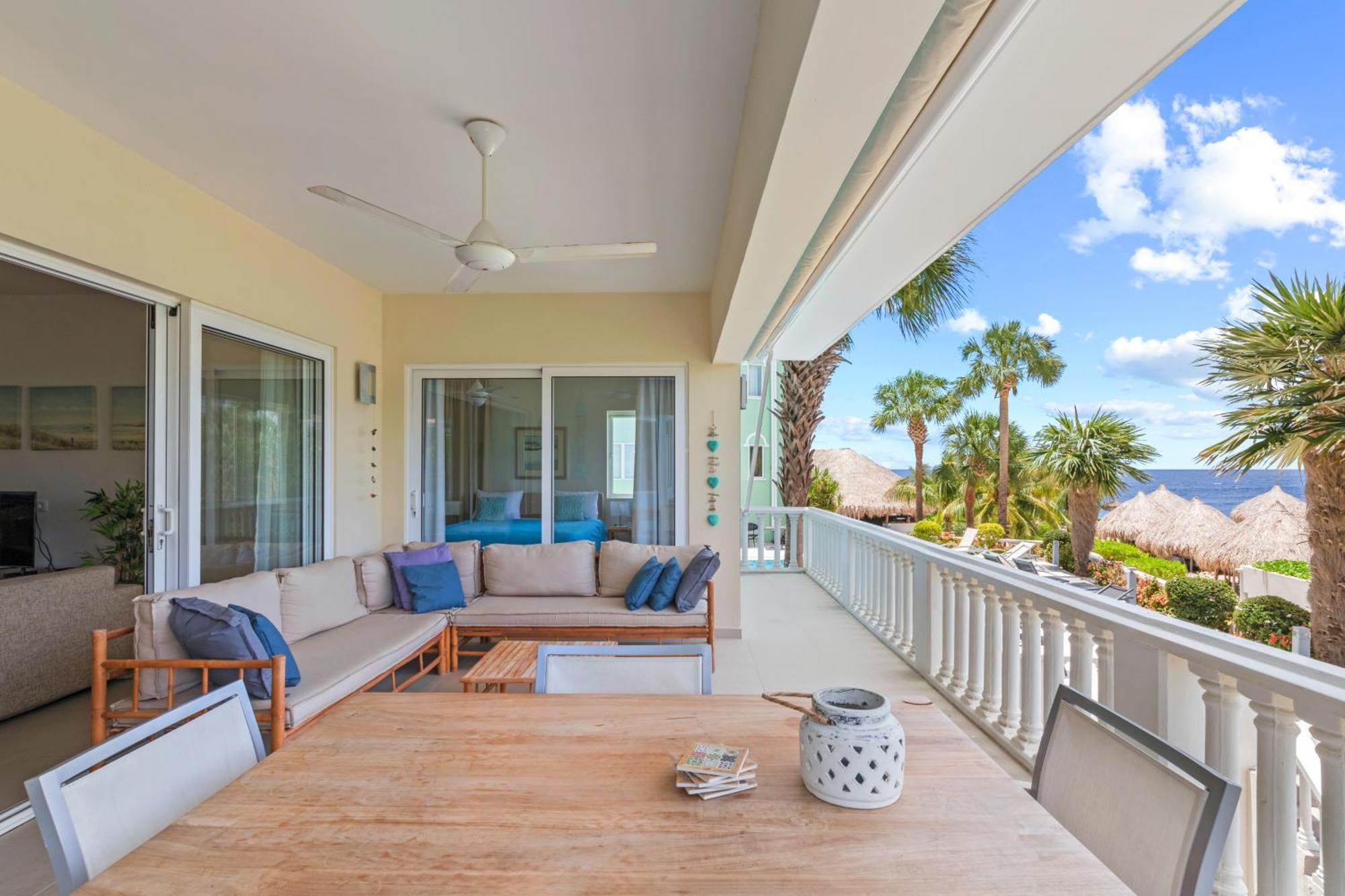 Blue Bay Beach Apartments Eksteriør bilde